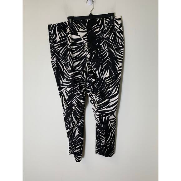Lafayette Black and White Palm Cropped Slacks Sz 16 - Picture 2 of 2